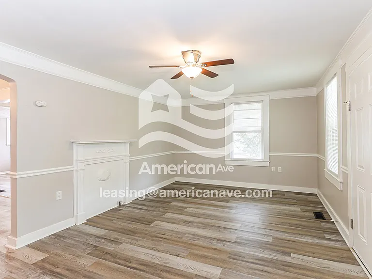 1443744_003_living_room_3.jpg