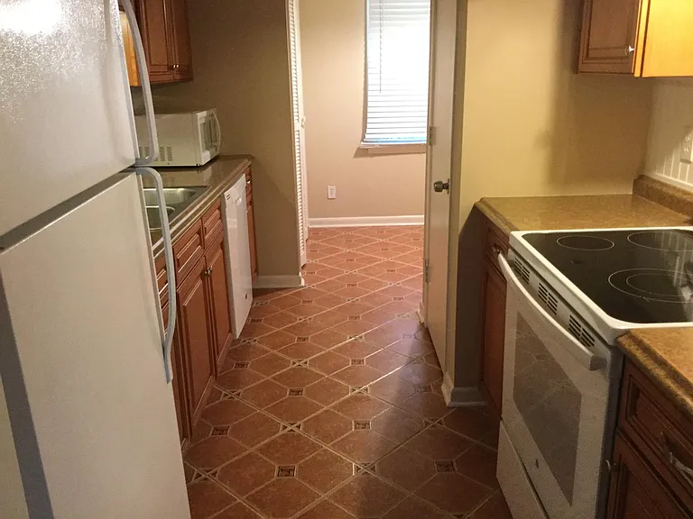 455 Mall Blvd — Photo 13