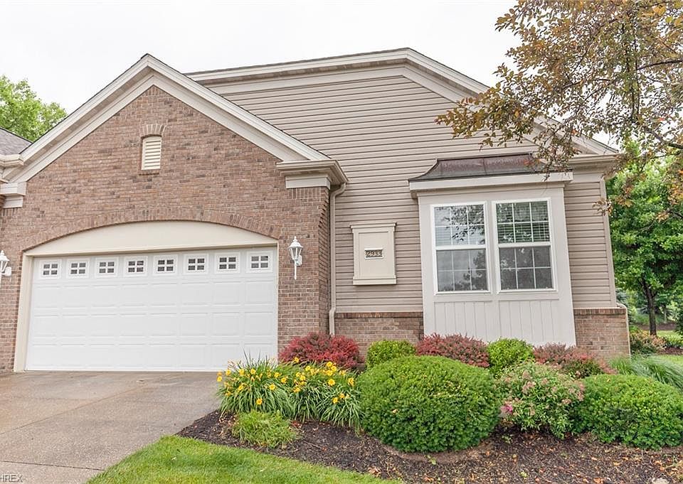 1st image of 2933 Country Club Ln