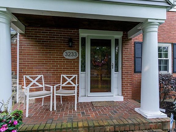 3rd image of 3233 Sunny Crest Ln
