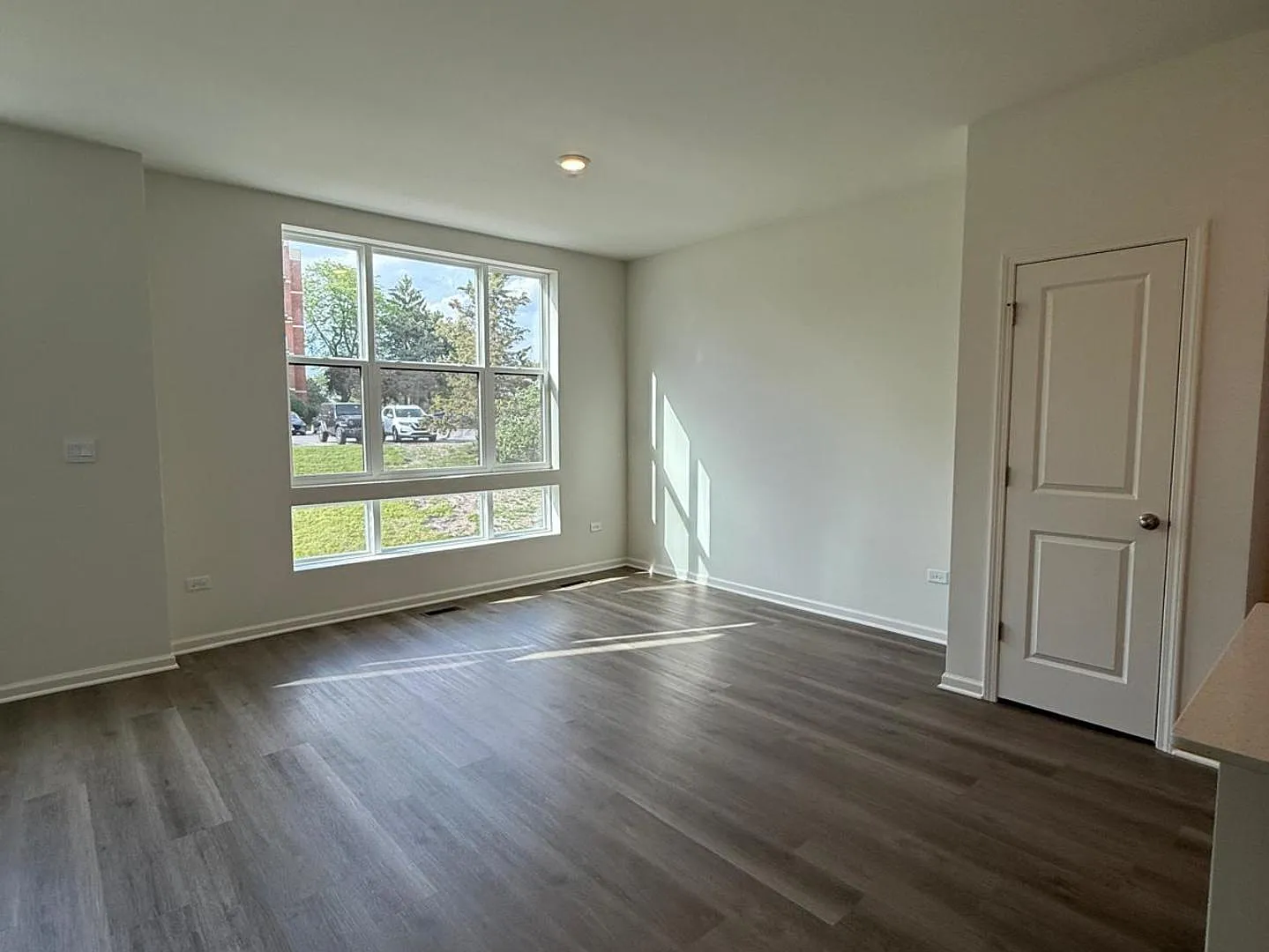 347 Summit Cir - 347 Summit Cir — Photo 4