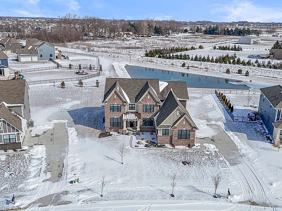 2nd image of 16645 Carlton Ct