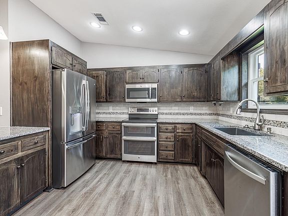 2nd image of 388 Rosewood Cir