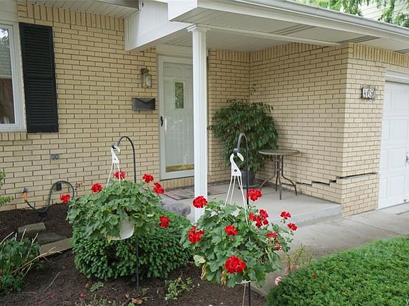 3rd image of 469 Seabrook Dr