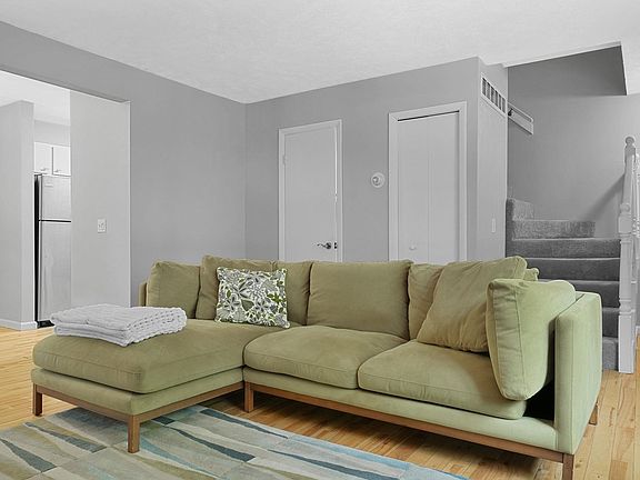2nd image of 3955 Emily Ln