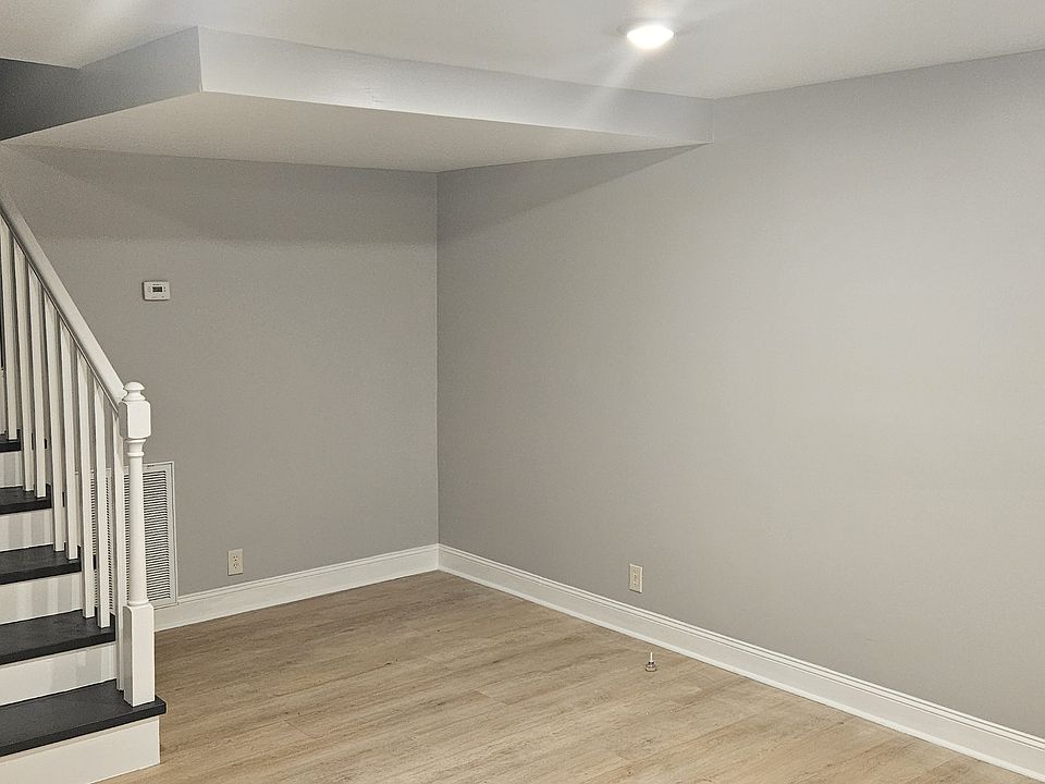 2nd image of 577 Cranberry Way