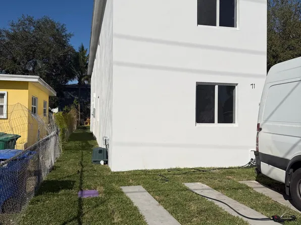 71 NW 165th St, Miami, FL 33169