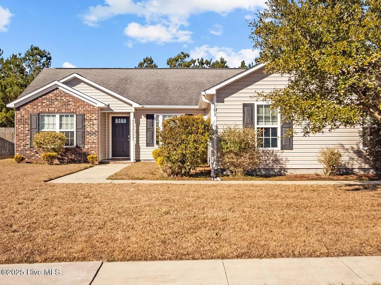 3 bed, 2.0 bath, 1587 sqft, $1,850 — Photo 1