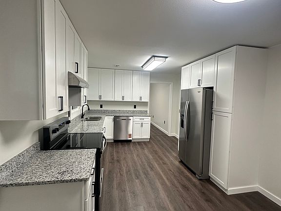 3rd image of 330 Pine Forest Ln