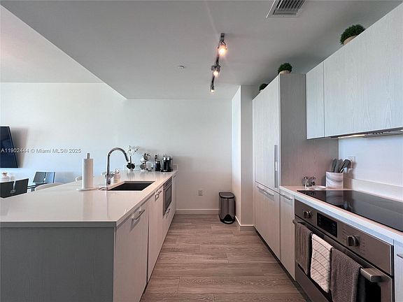 5th image of 501 NE 31st St #28