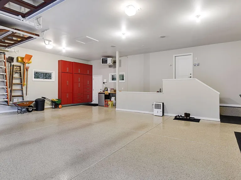4390 Trillium Ln W — Photo 38
