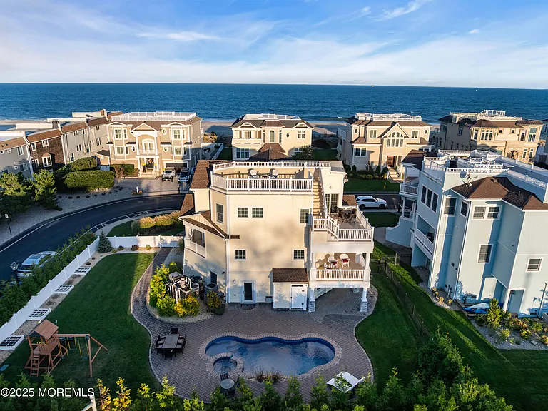 2 Tradewinds Ln — Photo 3