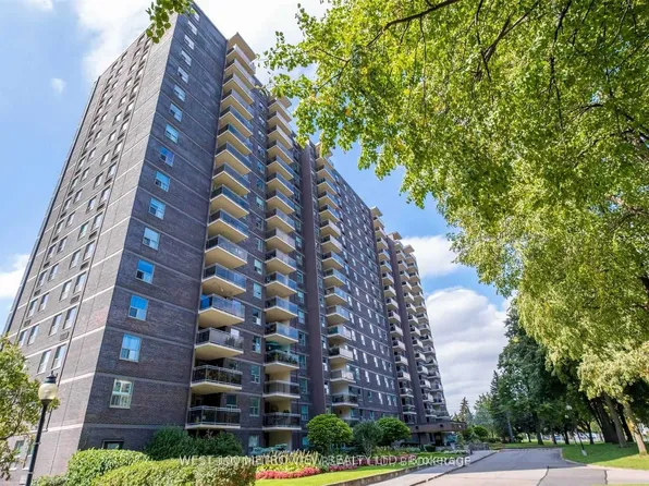966 Inverhouse Dr #1102, Mississauga, ON L5J 4B6
