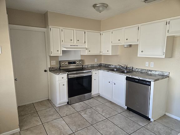 4th image of 13555 Bret Harte St