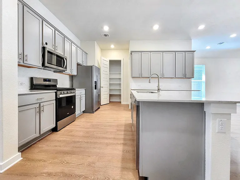 2329 Gabriels Horn Rd — Photo 3
