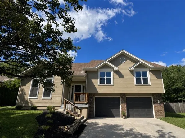 1502 Hardwick Dr, Liberty, MO 64068