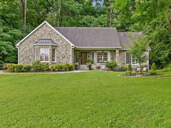706 Contour Ave, South Pittsburg, TN 37380
