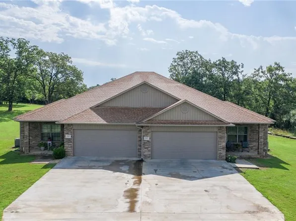 2007 Main St, Arkoma, OK 74901