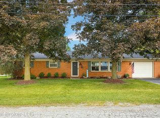 495 Glenn Ct, Lake Orion, MI 48362
