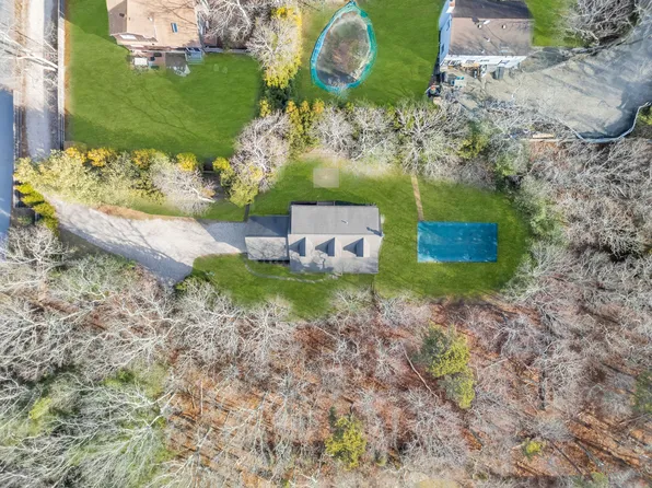 14 Central Ave, East Hampton, NY 11937