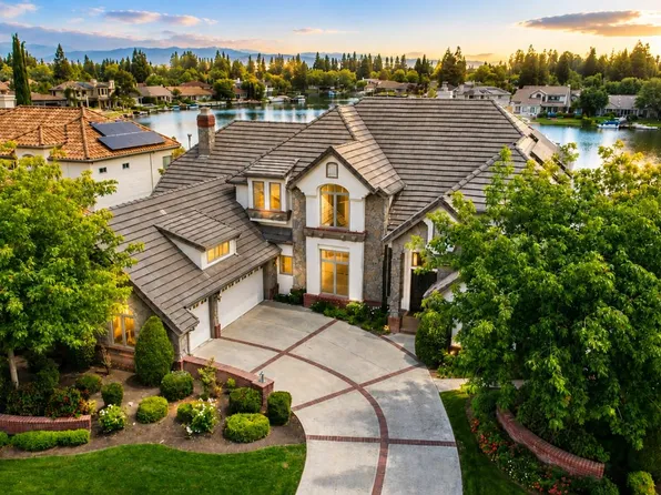 541 E Chesapeake Cir, Fresno, CA 93730
