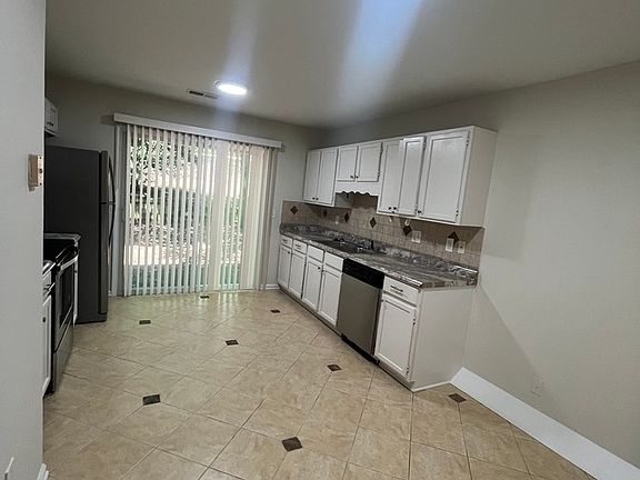 4th image of 1143 Love St SE