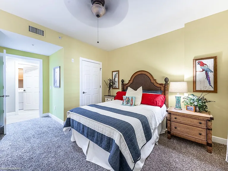 3313 Sunset Key Cir #402 — Photo 37
