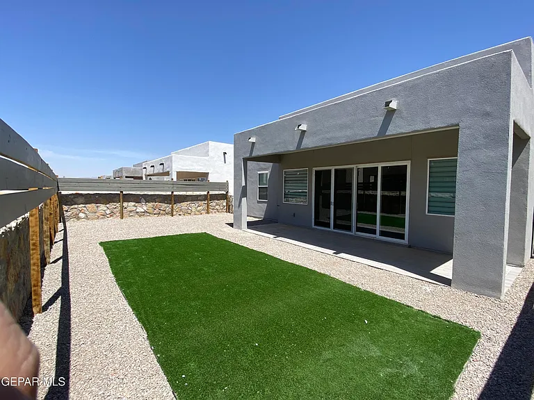 12360 Desert Wolf Ave — Photo 27