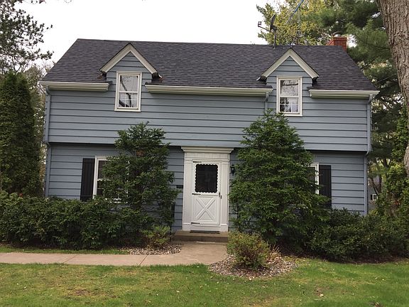 2nd image of 918 Owens St N