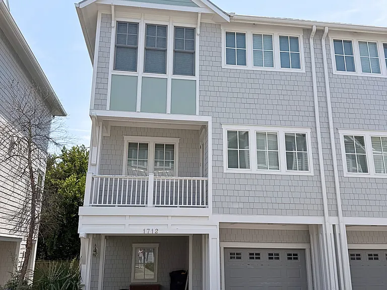 1712 Tearthumb Ct — Photo 1