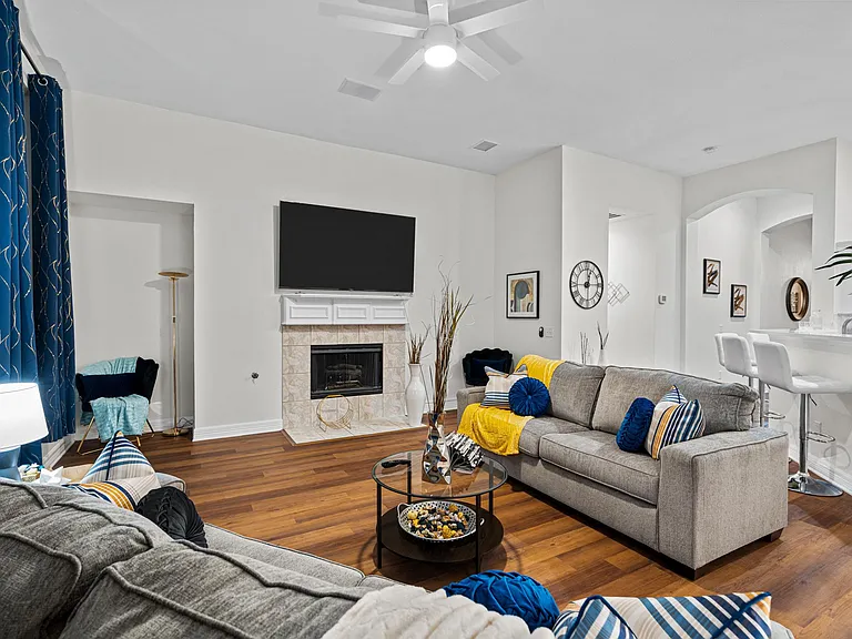 Ruth Borchardt Dr — Photo 61