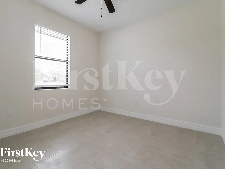 711 Nimitz Blvd — Photo 11
