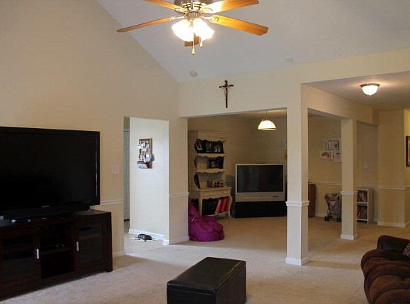 4th image of 7609 Pleasantville Way