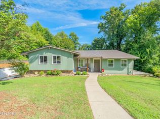 828 Sargent Dr, Kingston, TN 37763