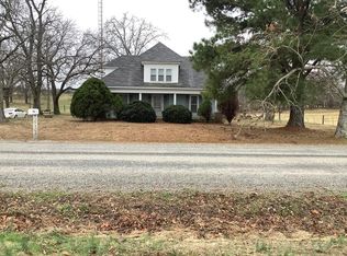 1130 E Grove Rd, Gleason, TN 38229