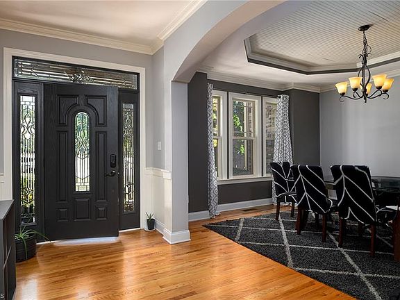 3rd image of 8931 Grove Park Dr