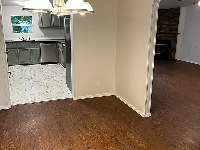 Garden Lake Dr — Photo 4
