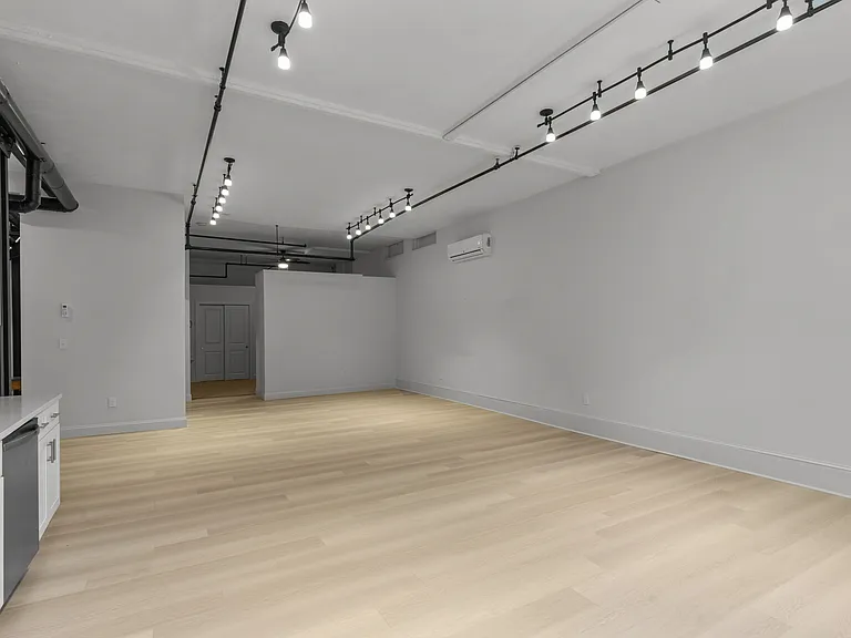 105 William St #205 — Photo 8