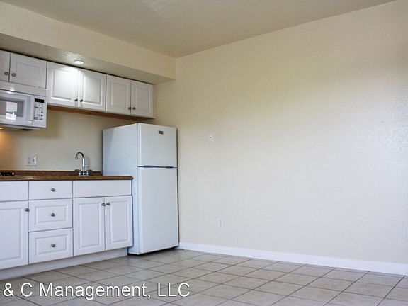 3rd image of 520 Ortiz Dr SE APT 9