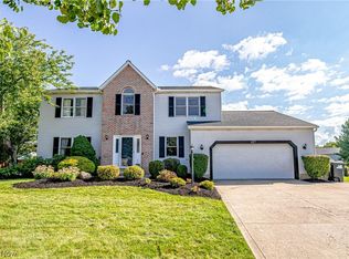 627 Redstone Cir, Brunswick, OH