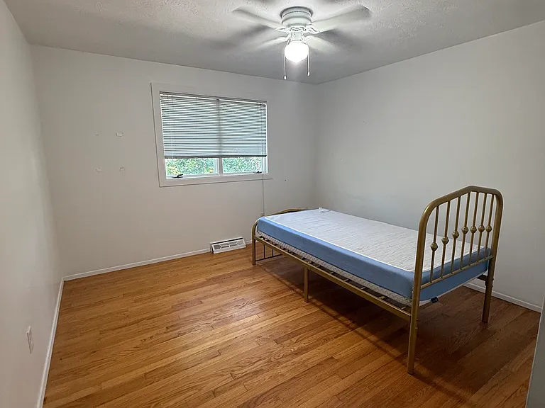6580 Forest Glen Ave — Photo 3