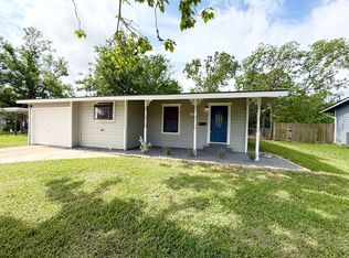 116 Acacia St, Lake Jackson, TX 77566