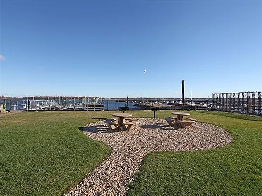 Sold by Exclusive Properties Sotheby's International Realty | media 11