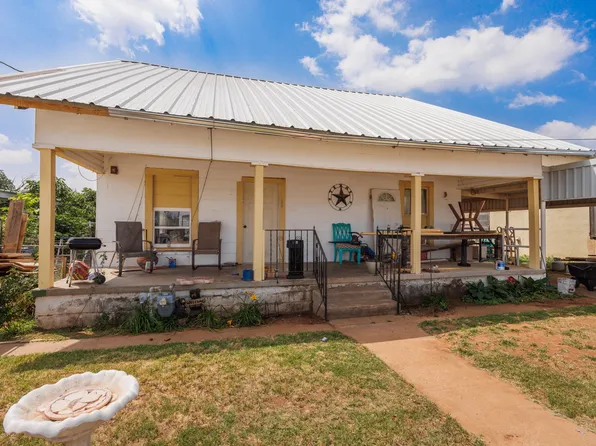 2202 Chester St, Sweetwater, TX 79556