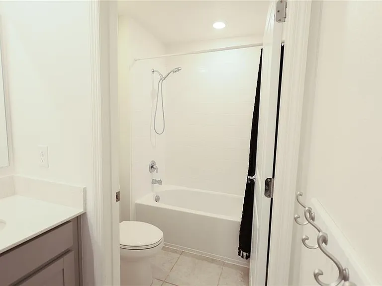 1821 Heart Lake Dr — Photo 30