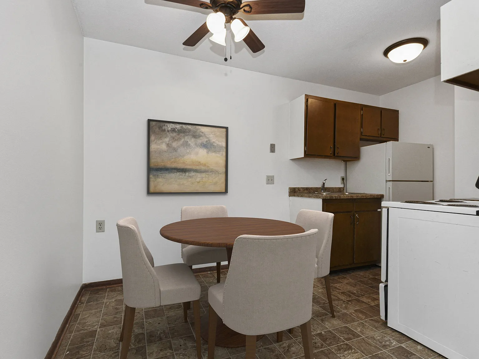 Covington Court — Photo 4