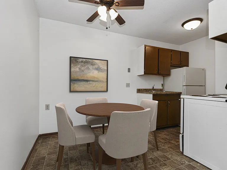 Covington Court — Photo 4