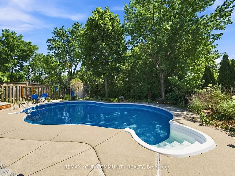 1544 Greenbriar Dr — Photo 37