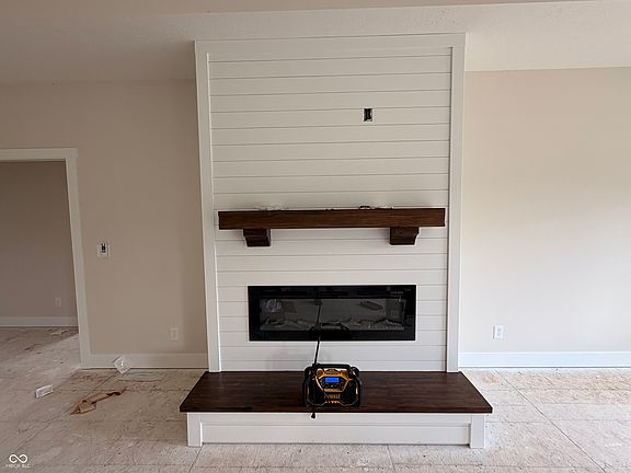 2nd image of 5 Pine Hills Ct