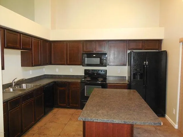 330 S Farmer Ave #103 — Photo 15